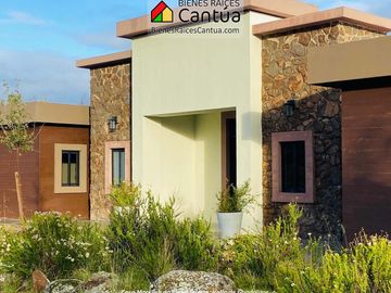 Casa Cactus en Venta – 3 Recámaras, Vista a Montañas en Valle de Guadalupe