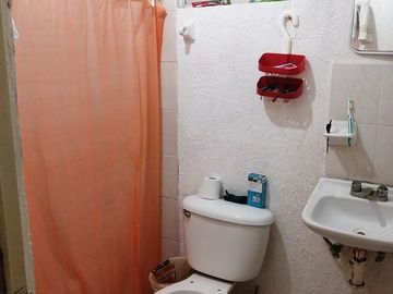 Casa en VENTA de una Planta, 2 Recamaras y 2 baños, Cochera Techada, Prados del Sur, Culiacán