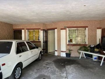 Casa en VENTA de una Planta, 2 Recamaras y 2 baños, Cochera Techada, Prados del Sur, Culiacán