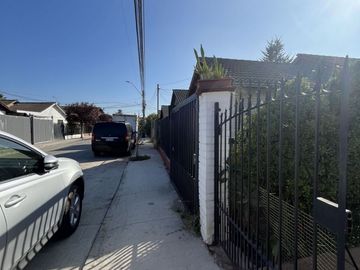 UF 3.790 Hermosa casa de un piso con 3D+2B Jardín en Maipú, Ciudad Satélite.
