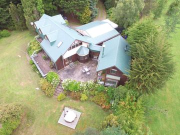 Espectacular casa sureña en Parque Ivian, Puerto Varas
