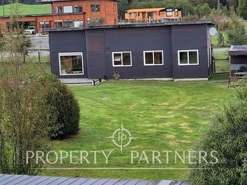 Gran casa, cabaña, quincho y piscina en hermosa parcela, Puerto Varas