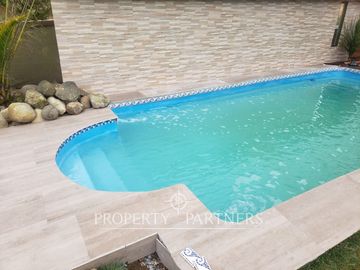 Gran casa, cabaña, quincho y piscina en hermosa parcela, Puerto Varas