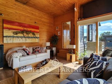 Gran casa, cabaña, quincho y piscina en hermosa parcela, Puerto Varas