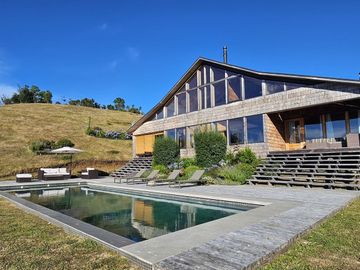 Espectacular casa con hermosa vista al mar, Castro, Chiloé