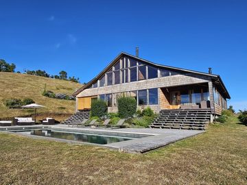 Espectacular casa con hermosa vista al mar, Castro, Chiloé