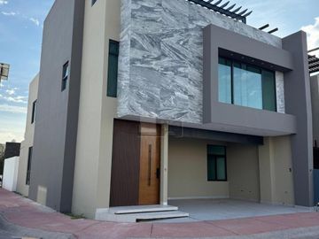 Casa en venta en Residencial Lombardia, Irapuato Gto.