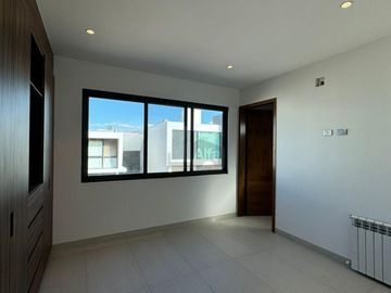 Casa en venta en Residencial Lombardia, Irapuato Gto.