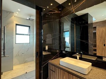 Casa en venta en Residencial Lombardia, Irapuato Gto.