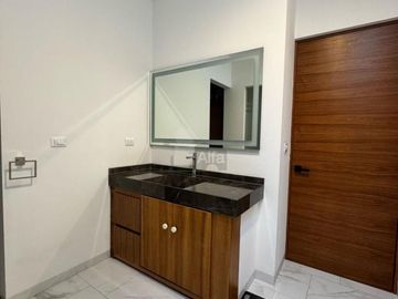 BONITA CASA EN VENTA con Terraza Techada en Privada San Ángel IV, San Luis Potosí