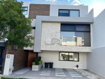 BONITA CASA EN VENTA con Terraza Techada en Privada San Ángel IV, San Luis Potosí