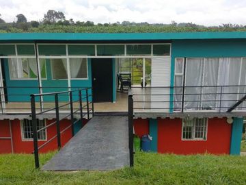 VENTA de CASA CAMPESTRE en MONTENEGRO