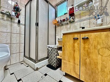 Casa en Venta en Avenida San Enrique con Lourdes, Villa Alemana