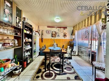 Casa en Venta en Avenida San Enrique con Lourdes, Villa Alemana