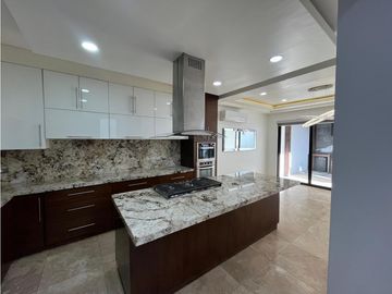 Casa en Venta en Hacienda Agua Caliente, Tijuana, Baja California