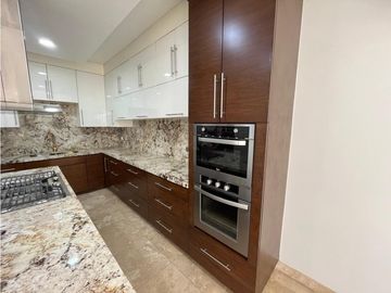 Casa en Venta en Hacienda Agua Caliente, Tijuana, Baja California