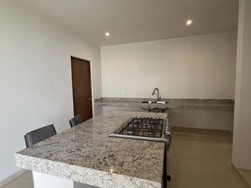 Casa de una planta con piscina incluida en privada residencial y 3 habitaciones