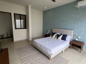 Casa de una planta con piscina incluida en privada residencial y 3 habitaciones