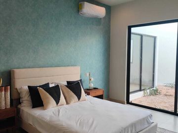 Casa de una planta con piscina incluida en privada residencial y 3 habitaciones