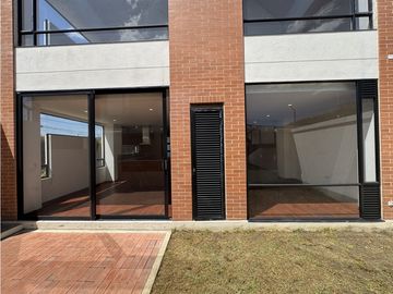 VENDO HERMOSA CASA PARA ESTRENAR EN CHIA