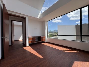 VENDO HERMOSA CASA PARA ESTRENAR EN CHIA