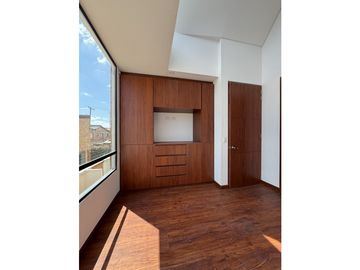 VENDO HERMOSA CASA PARA ESTRENAR EN CHIA
