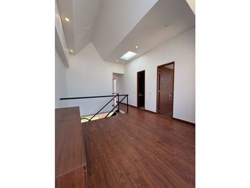 VENDO HERMOSA CASA PARA ESTRENAR EN CHIA