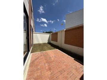 VENDO HERMOSA CASA PARA ESTRENAR EN CHIA