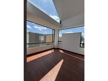 VENDO HERMOSA CASA PARA ESTRENAR EN CHIA
