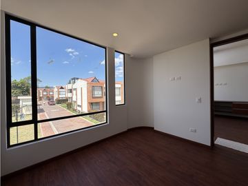 VENDO HERMOSA CASA PARA ESTRENAR EN CHIA