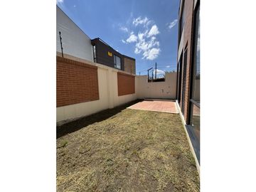 VENDO HERMOSA CASA PARA ESTRENAR EN CHIA