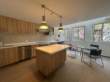Renta Casa en San Angel 100 % remodelada