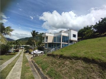 CASA CAMPESTRE EN VENTA CALIMA DARIEN EN CONDOMINIO VISTA A EL LAGO