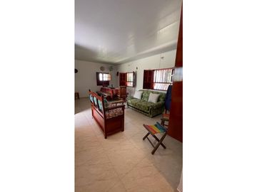 VENTA EXCELENTE CASA QUINTA CON LOTE EN EL CARMEN DE APICALA TOLIMA