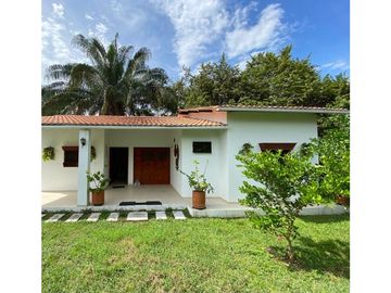 VENTA EXCELENTE CASA QUINTA CON LOTE EN EL CARMEN DE APICALA TOLIMA