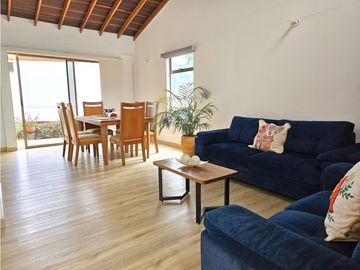 Venta de Casa Campestre en Unidad Cerrada en El Retiro | Sin Escalas