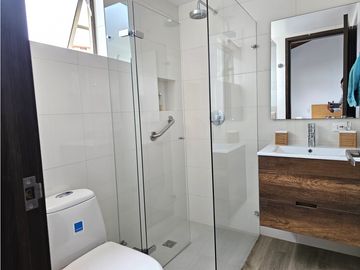 Venta de Casa Campestre en Unidad Cerrada en El Retiro | Sin Escalas