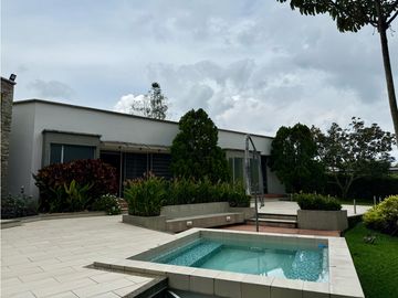 Casa campestre amoblada en venta o arriendo sector Aeropuerto