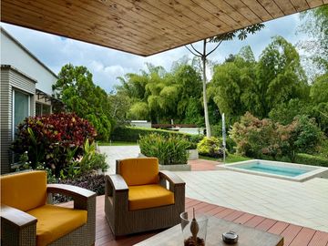 Casa campestre amoblada en venta o arriendo sector Aeropuerto