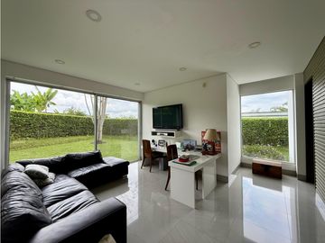 Casa campestre amoblada en venta o arriendo sector Aeropuerto