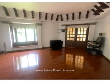 ARRIENDO HERMOSA CASA EN CAMPAMENTO