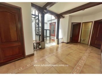 ARRIENDO HERMOSA CASA EN CAMPAMENTO