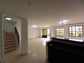 Casa en Conjunto residencial La Arboleda para la venta en Pereira!!!