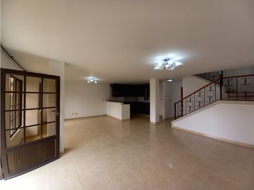 Casa en Conjunto residencial La Arboleda para la venta en Pereira!!!