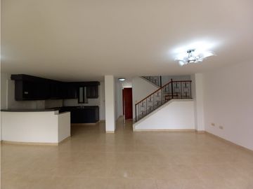 Casa en Conjunto residencial La Arboleda para la venta en Pereira!!!
