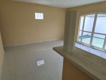 Vendo casa con terraza, jardín y departamento independiente, en Cuernavaca.