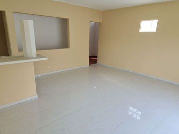 Vendo casa con terraza, jardín y departamento independiente, en Cuernavaca.