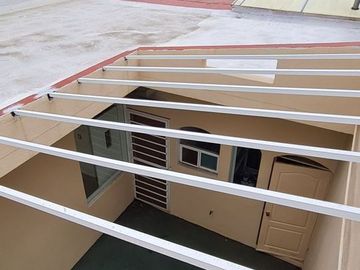 Vendo casa con terraza, jardín y departamento independiente, en Cuernavaca.