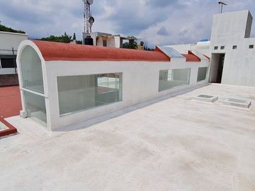 Vendo casa con terraza, jardín y departamento independiente, en Cuernavaca.