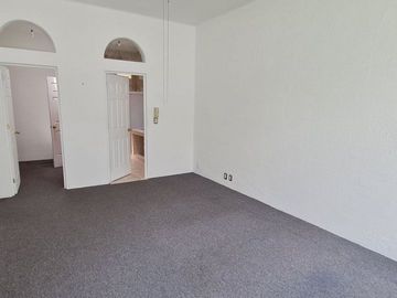 Vendo casa con terraza, jardín y departamento independiente, en Cuernavaca.